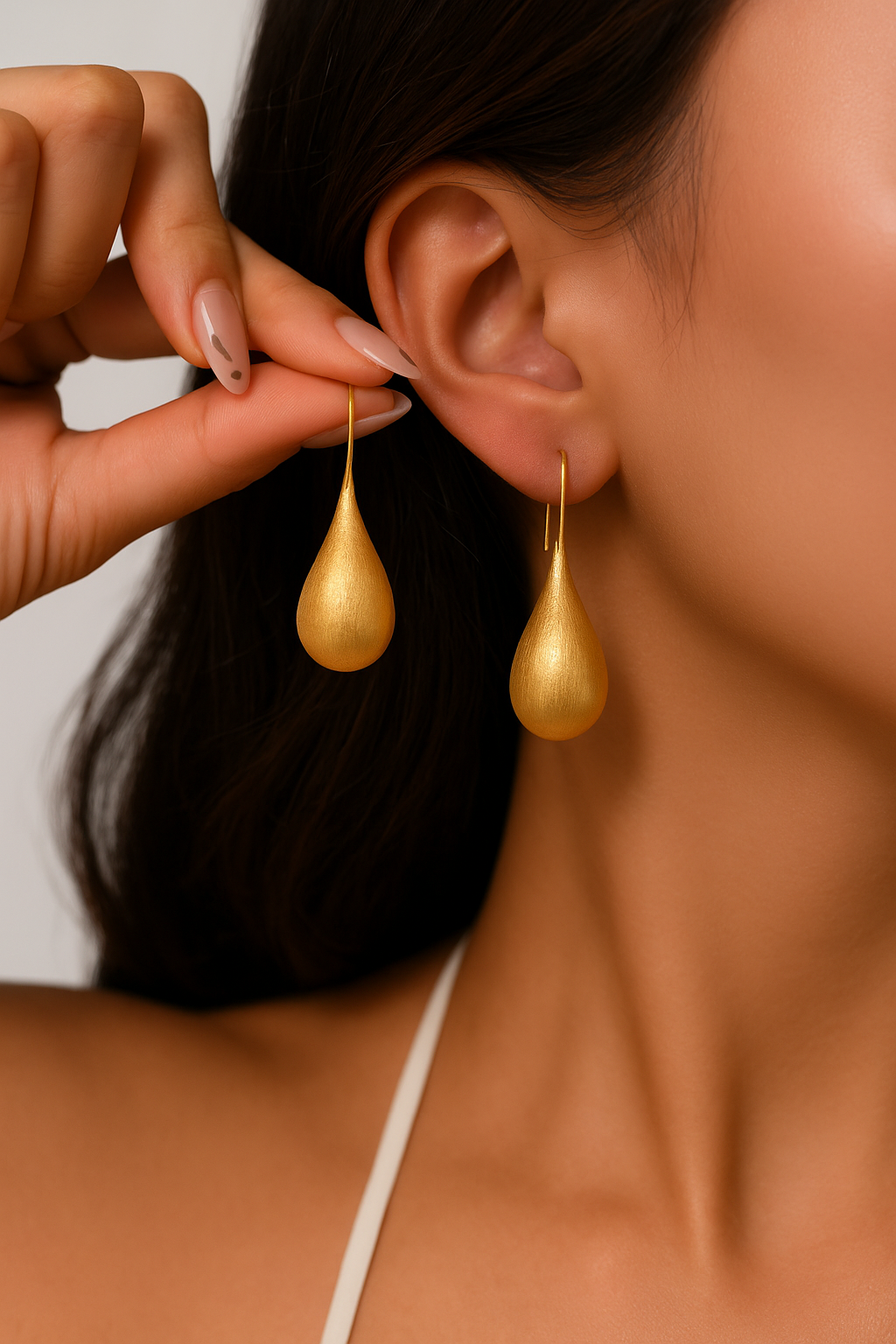 Elegant Matte Gold Teardrop Earrings for Women – Lightweight Statement Dangle Earrings – Chic Minimalist Jewelry for Everyday or Gifting
