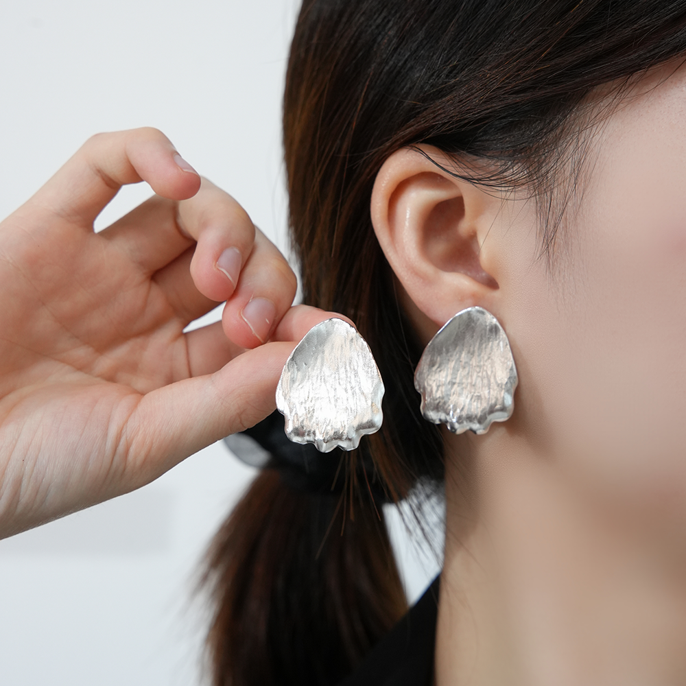 Dual-Tone Petal Texture Earrings | Sunlight Gold & Moonlight Silver | 3D Botanical Statement (3.0cm)
