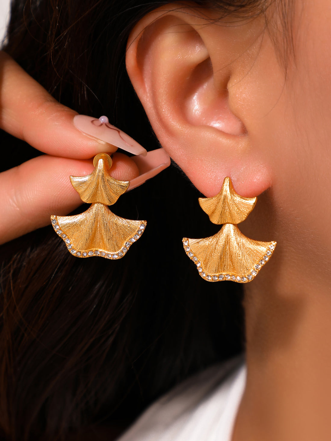 Fashionable earrings paired with teardrop shaped earrings, unique personality, casual style, gold-plated 24K gold
